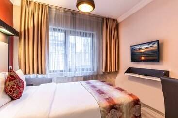 Platine Hotels & Suites