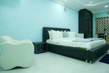 Prime 16 Hotels And Suite