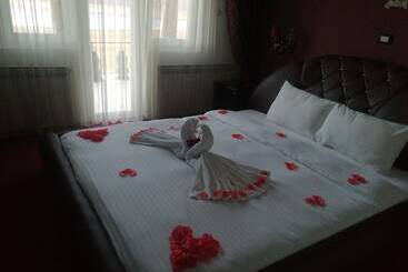 Rey Hotel & Restorant