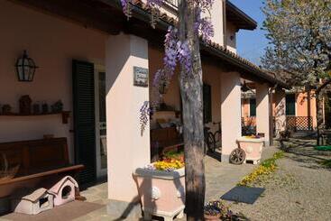 تختخواب و صبحانه Cascina Folletto