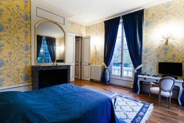 تختخواب و صبحانه Château De Paradis