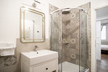 تختخواب و صبحانه La Piazzetta Rooms & Apartments