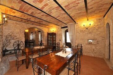 هتل Agriturismo Borgo San Martino