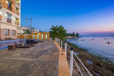 호텔 Golden Tulip Zanzibar Resort