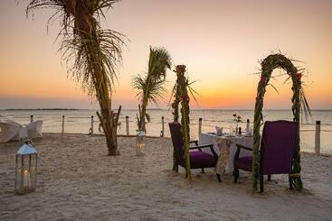 호텔 Golden Tulip Zanzibar Resort