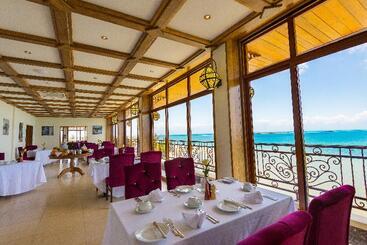 호텔 Golden Tulip Zanzibar Resort