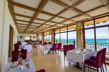 호텔 Golden Tulip Zanzibar Resort