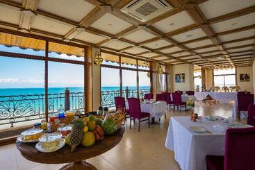 호텔 Golden Tulip Zanzibar Resort