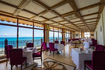 호텔 Golden Tulip Zanzibar Resort