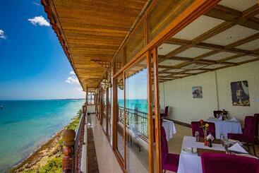 호텔 Golden Tulip Zanzibar Resort