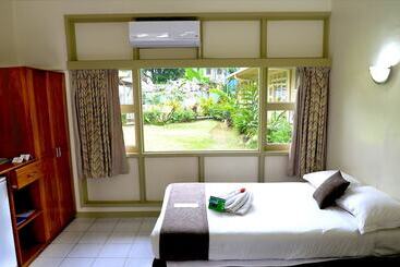 هتل Huon Gulf