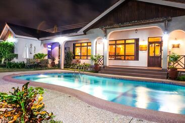 هتل Mahogany Lodge, Cantonments
