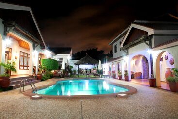 هتل Mahogany Lodge, Cantonments