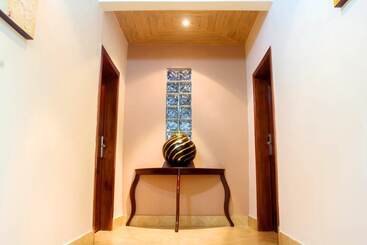 هتل Mahogany Lodge, Cantonments