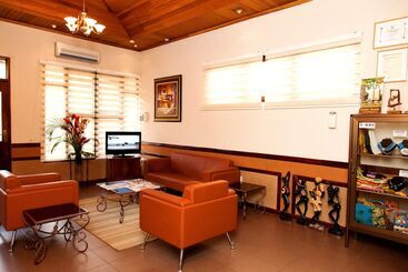 هتل Mahogany Lodge, Cantonments
