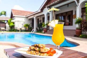 هتل Mahogany Lodge, Cantonments