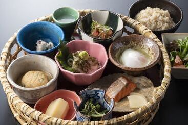 هتل Satoyama Auberge & Hot Spring Wellness Spa Sakuragaike Kurgarden