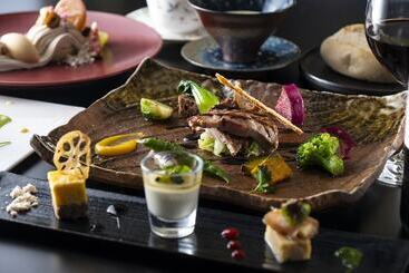 هتل Satoyama Auberge & Hot Spring Wellness Spa Sakuragaike Kurgarden