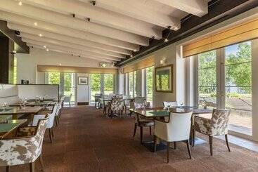 هتل Satoyama Auberge & Hot Spring Wellness Spa Sakuragaike Kurgarden