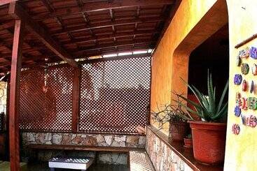 Sakaroule Bed & Breakfast