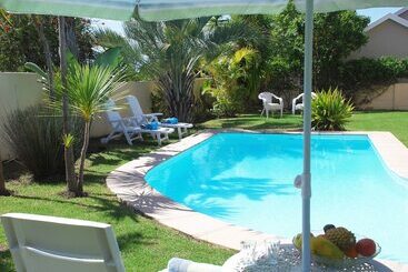 تختخواب و صبحانه Mandalay Guest House Plettenberg Bay