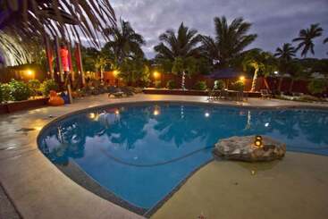 تختخواب و صبحانه Rarotonga S Fishing Lodge   Gt S