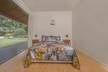 تختخواب و صبحانه Rarotonga S Fishing Lodge   Gt S
