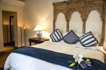 تختخواب و صبحانه Serendipity Boutique