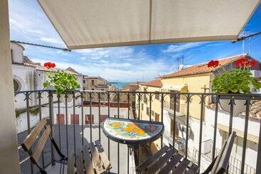 Cefalu In Blu