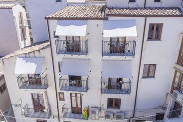Cefalu In Blu