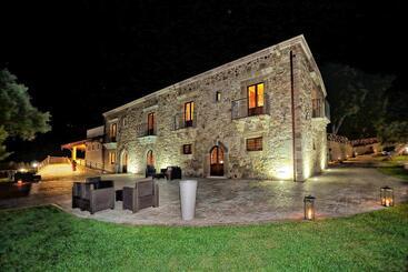 مسافرخانه Villa Ginevra Resort Agrituristico