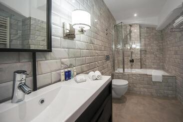 هتل Brown Beach House & Spa