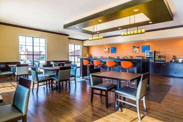 هتل Comfort Inn & Suites Moore  Oklahoma City