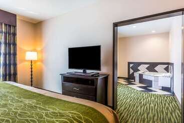هتل Comfort Inn & Suites Moore  Oklahoma City
