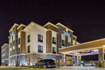 هتل Comfort Inn & Suites Moore  Oklahoma City