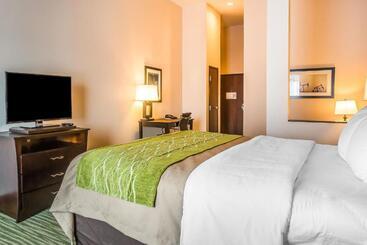 هتل Comfort Inn & Suites Moore  Oklahoma City