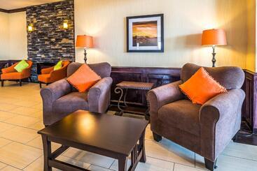 هتل Comfort Inn & Suites Moore  Oklahoma City