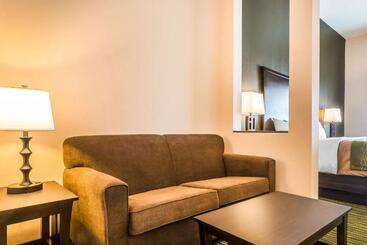 هتل Comfort Inn & Suites Moore  Oklahoma City