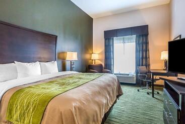 هتل Comfort Inn & Suites Moore  Oklahoma City