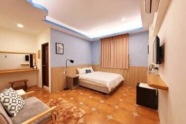هتل Warm & Cozy Inn