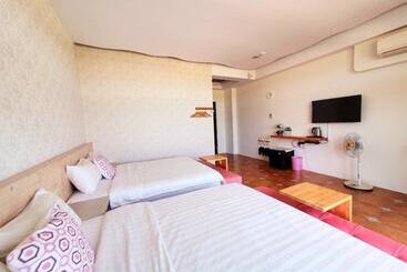 هتل Warm & Cozy Inn