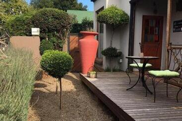 پانسیون 84 On Fourth Guest House