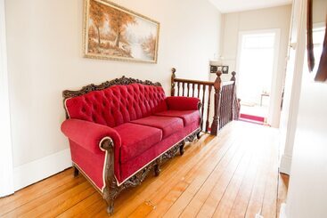 پانسیون Montacute Boutique Bunkhouse