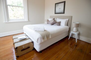 پانسیون Montacute Boutique Bunkhouse