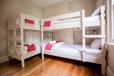 پانسیون Montacute Boutique Bunkhouse