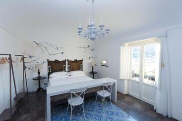 پانسیون Palazzo Conti Camere & Suites