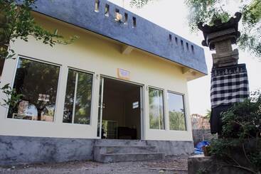 Segara Tegeh Hostel