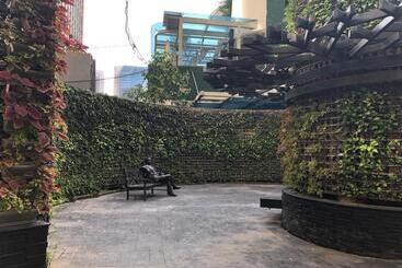Siglo Suites @ The Gramercy Residences