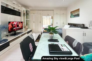 Siglo Suites @ The Gramercy Residences
