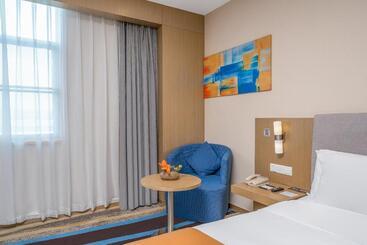 Guangzhou Baiyun Airport Rejoice By Argyle Hotel Rehe Metro Exit B   Free Shuttle Bus Is Provided Du